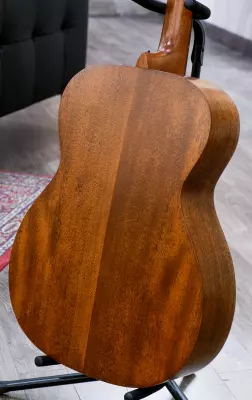 Martin Guitars - 000-15M Solid Mahogany Acoustic Guitar 2
